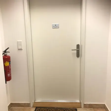 Апартаменты Lilians Modern In Historical Citycenter Грац