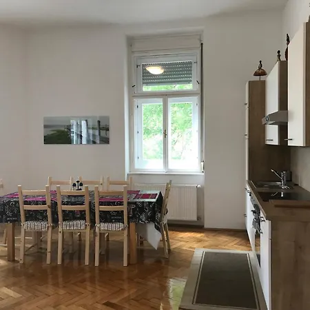 Lilians Modern In Historical Citycenter * גראץ